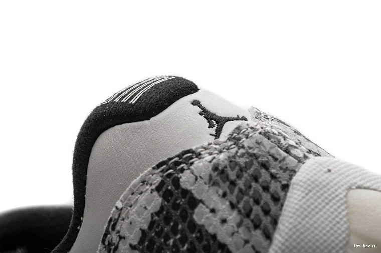  Bone CD6846-002 Low Snake Jordan Retro 11 Light 0511